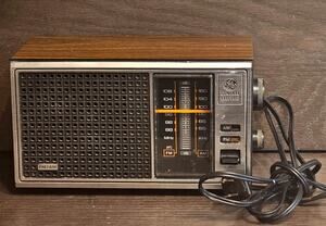 VTG GE General Electric AM FM Radio Model 7-4115B Wood Grain Tested WORKS